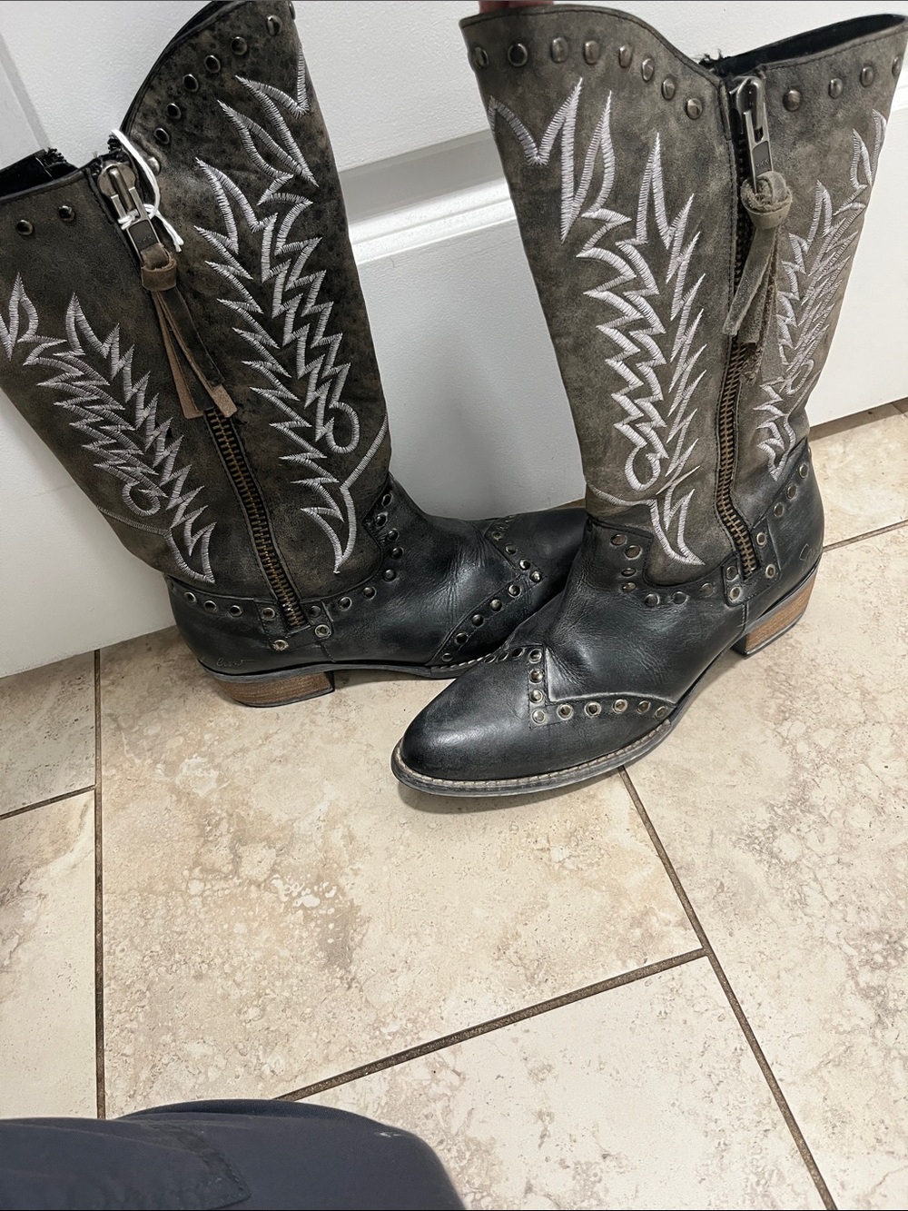 Women's Black and Gray Embroidered Western Zip Cowboy Boots